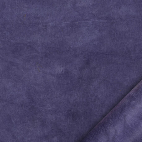 papier indien fait main à partir de la pulpe de coton recyclé issue de l'induxtrie textile. Couleur violet